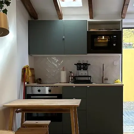 Tiny 5 Minutes From The * إستوريل